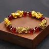 Pulseira de liga metálica banhada a ouro transfronteiriça, ágata verde e vermelha corajosa, pulseira requintada para casais, pulseira de ouro de imitação para homens e mulheres, atacado