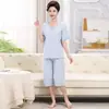 Pijama de verano para mujer de Yu Zhaolin, hecho de seda helada, con manga corta y pantalón corto, delgado y fresco, adecuado para madres de mediana edad y mayores, con diseño de cárdigan