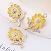 Aleación Pegamento Flor Joyería Accesorios Europeos y Americanos Nicho Margarita Collar Colgante Pendientes DIY Bolsa Colgante Pequeño