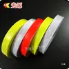 Colete Luminous de PVC com Tira Refletora de Alta Visibilidade e Costura Vermelha 2,5cm Colete Amarelo Fluorescente Roupas Refletoras Fita Quadriculada