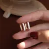 Aretes de Concha Natural para Mujer, Aretes Geométricos en Forma de U de Nácar, Lujo de Nicho con un Toque de Alta Gama, Accesorios para Orejas Versátiles de Estilo Minimalista