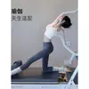 Top de Yoga em Renda Nevoeiro para Mulheres, Modelagem Justa, Estilo Curto, Roupa Esportiva que Pode Ser Usada Fora, com Bojos