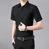 Camisa blanca de manga corta para hombre, estilo business casual de verano, sin arrugas, corte slim, manga media, camisa azul-negra para padrinos de boda y ropa de oficina