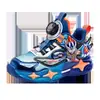 Zapatos Luminosos para Niños y Niñas Bebé Otoño 2025 Malla Transpirable Hebilla Giratoria Zapatos Deportivos Ligeros Antideslizantes para Niñas Zapatos Ligeros
