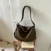 Bolsa de Veludo Camurçado Feminina 2026 Nova Tendência Outono Retrô Bolsa Hobo Milanesa Toque de Luxo Bolsa de Ombro Único Transversal