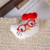 Gato KT de pelúcia em desenho animado com óculos, roupas, sapatos, meias, acessórios de bolsa, laço, decoração de boneca gatinho, broche, pingente