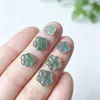 Jadeíta Azul Agua Grado A Pétalo Pequeño Pasador Hecho a Mano Accesorios Flor de Ciruelo Colgante Pequeño DIY Jade Flor de Cinco Pétalos Venta al por Mayor