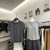 ¡Marca Thirteen Lines! Camiseta de Manga Corta para Mujer Otoño 2026 con Cuello Redondo, Color de Contraste y Rayas Cepilladas