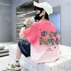 Roupas Infantis Camiseta de Verão para Meninos 2026 Novo Estilo para Crianças Maiores Top Casual de Verão para Meninos Camiseta Tendência Color-Blocking de Manga Curta Infantil