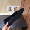 Zapatos de Commuter Negros de Moda Estilo Chino, Zapatos Nuevos para Mujer con Estampado de Frutas, Zapatos de Moda Versátiles de un Solo Color, Zapatos de Otoño Estilo Chanel con Suela Suave