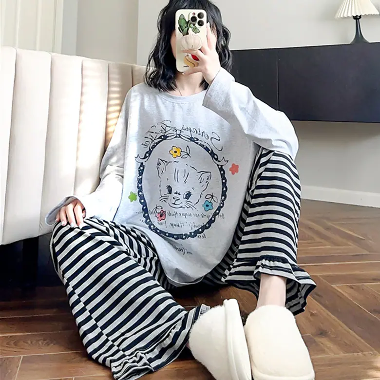 灰花朵小猫灰黑条裤双长
