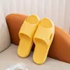 Nuevas Pantuflas de Verano Qidashun, Pantuflas de Espuma Antideslizantes para Parejas, Adecuadas para Hombres y Mujeres, Uso en Interiores y Baño, Disponibles en Múltiples Colores