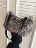 Bolso Bandolera Cruzado Nuevo 2025 con Cadena Bolso de Mano de Peluche Moda Diaria Versátil Bolso de Nicho Bolso de Mujer