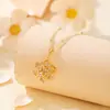 Cadena de Clavícula con Flor, Lujo Ligero y Sensación de Alta Gama, Collar Versátil, Colgante de Nuevo Diseño Nicho, Elegante Joyería Transfronteriza para Mujeres