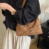 Exquisito Bolso de Moda Gran Capacidad Hombro Retro Cruzado Bolso de Mujer Estilo Japonés Gamuza Pelusa Un Solo Hombro Nuevo Coreano Otoño 2026