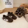 Tênis Retro Infantil Forrest Gump 2026 Outono/Inverno Novos Tênis Esportivos para Crianças de Porte Médio e Grande Casuais Versáteis com Forro de Lã Tênis de Treino Alemão