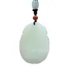 Jade Hetian Natural jade blanco colgante de la fortuna hombres y mujeres Zodiaco signo del zodiaco perro colgante de jade auspicioso colgante de jade venta al por mayor
