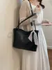Bolsa Tipo Dumpling 2026 Nuevo Tejido de Nailon Simple Versátil Gran Capacidad Bolso de Hombro Cruzado de Moda Minimalista para Mujer Transfronterizo