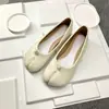 Zapatos coreanos retro de nicho con punta dividida tipo pata de cerdo, zapatos planos bajos, zapatos de talla grande, zapatos de diseñador, zapatos de exportación