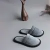 Venta Directa de Fábrica de Pantuflas de Hotel No Desechables, Pantuflas de Hotel de Tela Sándwich Ecológicas, Pantuflas de Viaje al por Mayor