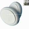Esponja de baño ovalada de EVA de color blanco, cabezal de cepillo de baño de espuma de EVA perforado con mango de madera