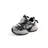 Zapatos Infantiles 2026 Primavera Nuevo Estilo Zapatos para Niños Suela Suave Antideslizante Zapatos Deportivos para Niñas Versátiles Casuales Zapatos de Papá Modernos