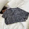 Camiseta Retrô Estilosa com Estampa de Leopardo de Manga Curta para Mulheres, Verão 2026, Fina e Respirável, Caimento Solto, Emagrecimento, Versátil Top de Gola Redonda para Mulheres