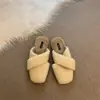 Mules de bico fino com sola reta sapatos femininos para uso externo 2026 novo estilo moderno outono e inverno slip-on meias pantufas sapatos peludos