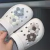 Nuevos dijes para zapatos de flor de hilo, Flores de punto mullido tipo pompón, Set de accesorios desmontables para pantuflas