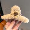 Pinza de pelo de lana tejida a mano para mujer, estilo vintage de otoño e invierno, con diseño de tiburón dulce en la parte trasera de la cabeza.