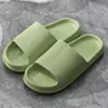Pantuflas de Casa Rayadas Simples Estilo Pareja para Hombres y Mujeres Sandalias de Suela Suave Antideslizantes de Verano Zapatillas de Baño Fabricante Venta al por Mayor