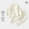 Conjunto de Algodão Quente para Primavera e Outono com Cintura Reta e Abertura Frontal Roupas de Bebê Classe A para Recém-Nascidos Conjunto Separado de Roupa Íntima Grossa para Bebê