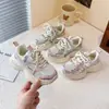 Nuevos Zapatos Deportivos de Primavera y Verano para Niños, Suela Suave, Antideslizantes, Malla Transpirable Estilo Coreano Zapatos de Papá, Versátiles Sandalias Deportivas Casuales para Correr