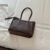 Bolso de Mano Tejido de Gran Capacidad 2026 Nuevo Estilo Otoño Temprano Moda Bolso de Hombro Sencillo Bolso Tote para el Trabajo y el Trayecto