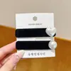 Pin de Terciopelo Rojo con Perlas de una Palabra Casual para Mujer 2025 Nuevo Pin Elegante Bb Pin para Mechones Laterales Flecos Accesorios para el Cabello de Otoño e Invierno