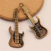 Atacado de materiais pequenos artesanais antigos pingente de guitarra estilo coreano capa de celular estilo retrô acessórios de liga DIY