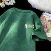 Camiseta de manga corta bordada estilo americano de seda helada para hombre, marca de moda de verano, tacto fresco lavado a la arena, top casual de corte holgado con cuello redondo