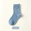 Calcetines de algodón puro para mujer para otoño e invierno, absorbentes de sudor y transpirables, calcetines blancos de media pantorrilla, calcetines posparto, resistentes al olor, calcetines blancos para estudiantes, calcetines holgados