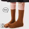 Meias Femininas de Outono/Inverno Novas Cor Sólida Estilo Retrô Japonês Fio Grosso Comprimento Médio Meia de Algodão Quente Meias de Algodão Estilo Old Money Feminino Versátil Básico