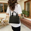 Bolsa Quadrada Pequena de Novo Estilo para Mulheres, Bolsa de Mão Casual Simples, Bolsa de Ombro para Compras e Deslocamento, Bolsa Versátil Diária para Sob o Braço