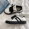 Zapatillas de plataforma de suela gruesa para mujer 2026 primavera y otoño nuevo estilo suela blanda para aumentar altura versátiles de lona moda nicho cómodas casuales