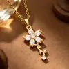 Collar con Colgante de Corazón Flor Redondo Chapado en Cobre Oro Real Super Brillante Full Diamond para Mujer Moda Lujo Ligero Estilo Frío Venta Directa de Fábrica
