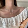 Collar de lazo de plata roto, elegante y moderno accesorio para mujer, cadena de clavícula de alta gama, collar elegante de nicho de lujo ligero.