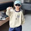 Sudadera para niño, nuevo estilo otoño 2026, top de manga larga para niño para otoño, ropa exterior, conjunto de otoño con estampado de letras de dibujos animados para bebé niño