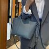Bolsa Tote de Couro Bovino de Primeira Camada Modelo Novo 2026 para Mulheres, Bolsa de Ombro de Couro Genuíno de Grande Capacidade, Estilo Urbano Simples