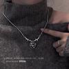 Collar Corazón de Espina Oscura para Mujer, Estilo Dulce y Fresco, Cadena para Clavícula de Lujo Ligero de Nicho de Gama Alta, Nueva Cadena para Suéter de Accesorio