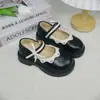 Zapatos para niñas, zapatos de princesa para niños, nuevo estilo primavera y otoño 2026, mocasines de suela blanda para niñas, zapatos de cuero para bebé de suela blanda
