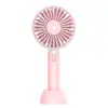Ventilador de mano al por mayor Spot Mini portátil pequeño Carga USB Ventilador pequeño Soporta logo de regalo personalizado