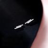 Aretes de una palabra para mujer, Aretes de aguja de plata, Aretes sencillos de estilo frío para mujer, Aretes pequeños, Nueva tendencia 2025