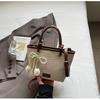 Bolsa de Mão de Verão Pequena Tote Bag para Mulheres 2026 Novo Estilo Simples de Alta Qualidade Bolsa Saco de Palha Transversal de Nicho